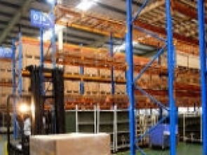 图工厂仓库货架全解析 从重型货架到软件开发的一站式仓储解决方案